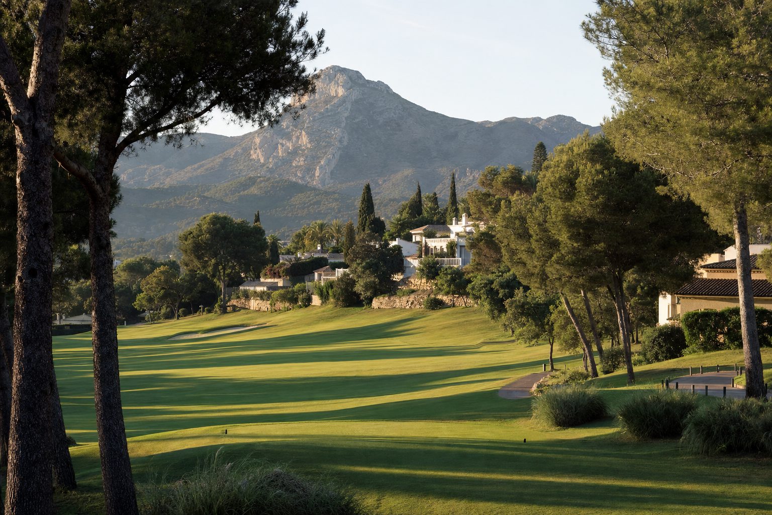 Villamartín golf course with mountains in the background
